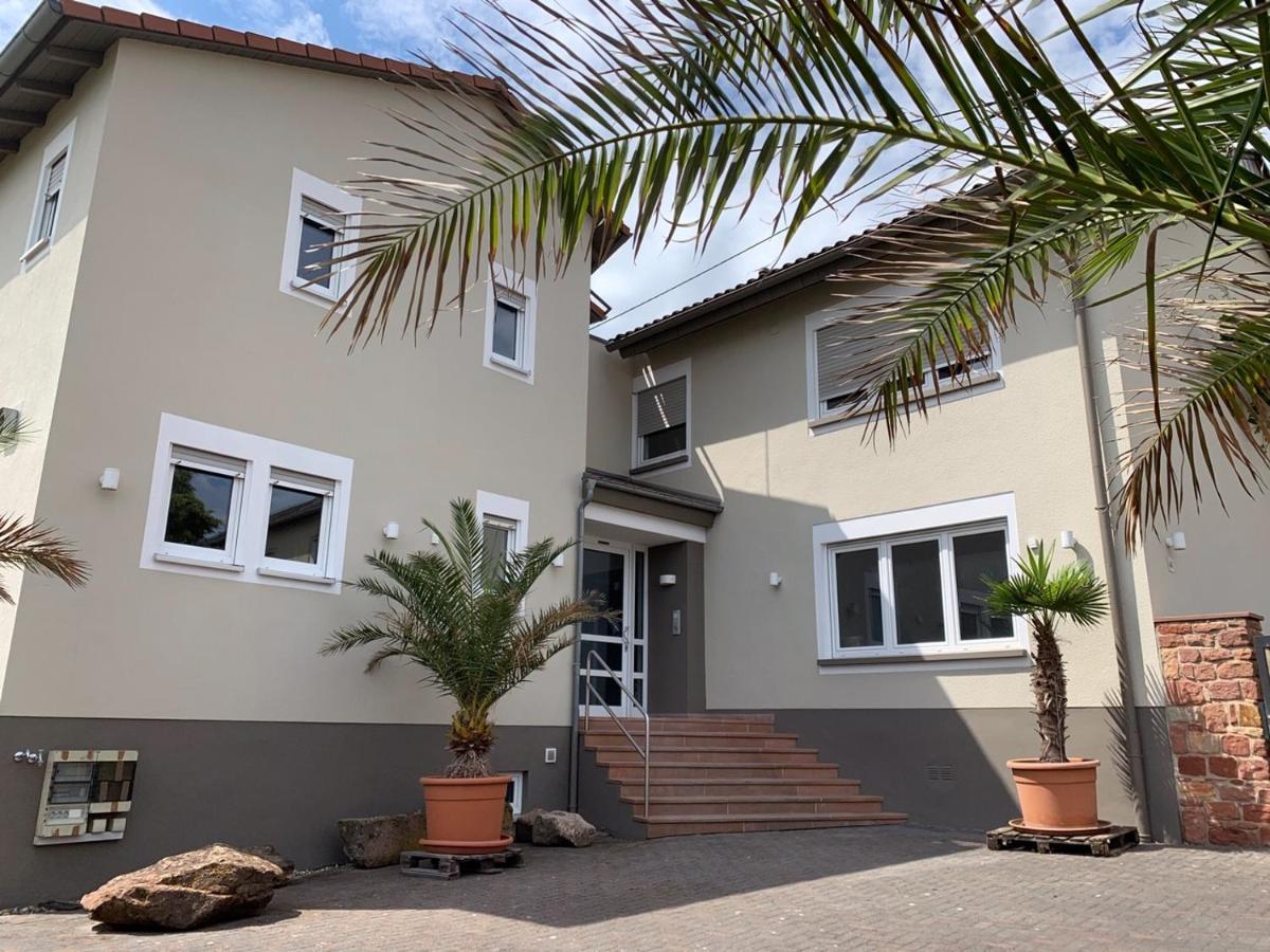 Hgh - Hotel Garni Helbig Нойштадт-ан-дер-Вайнштрасе Экстерьер фото