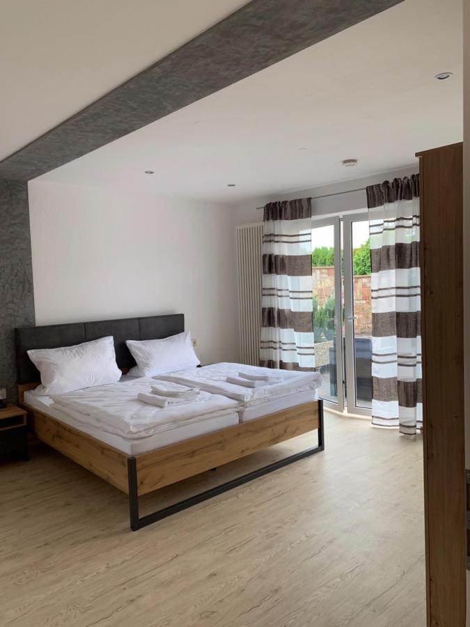 Hgh - Hotel Garni Helbig Нойштадт-ан-дер-Вайнштрасе Экстерьер фото