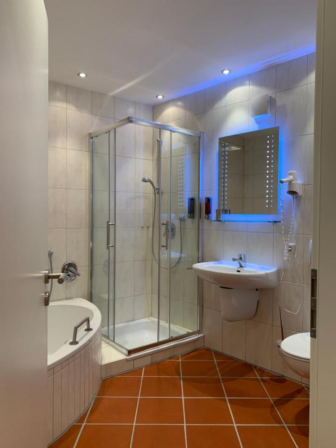 Hgh - Hotel Garni Helbig Нойштадт-ан-дер-Вайнштрасе Экстерьер фото