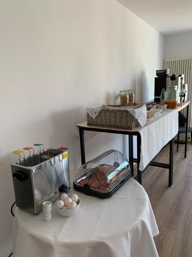 Hgh - Hotel Garni Helbig Нойштадт-ан-дер-Вайнштрасе Экстерьер фото