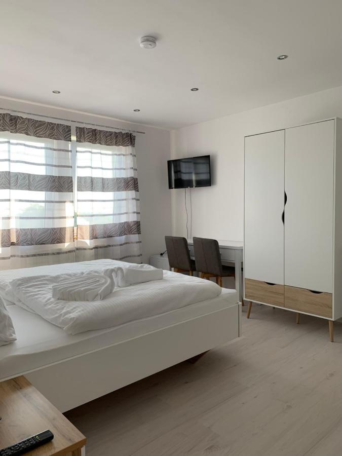 Hgh - Hotel Garni Helbig Нойштадт-ан-дер-Вайнштрасе Экстерьер фото