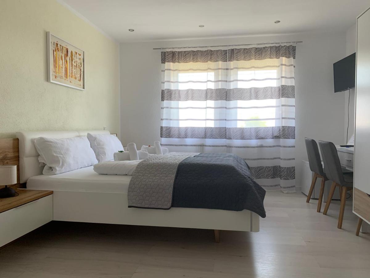 Hgh - Hotel Garni Helbig Нойштадт-ан-дер-Вайнштрасе Экстерьер фото