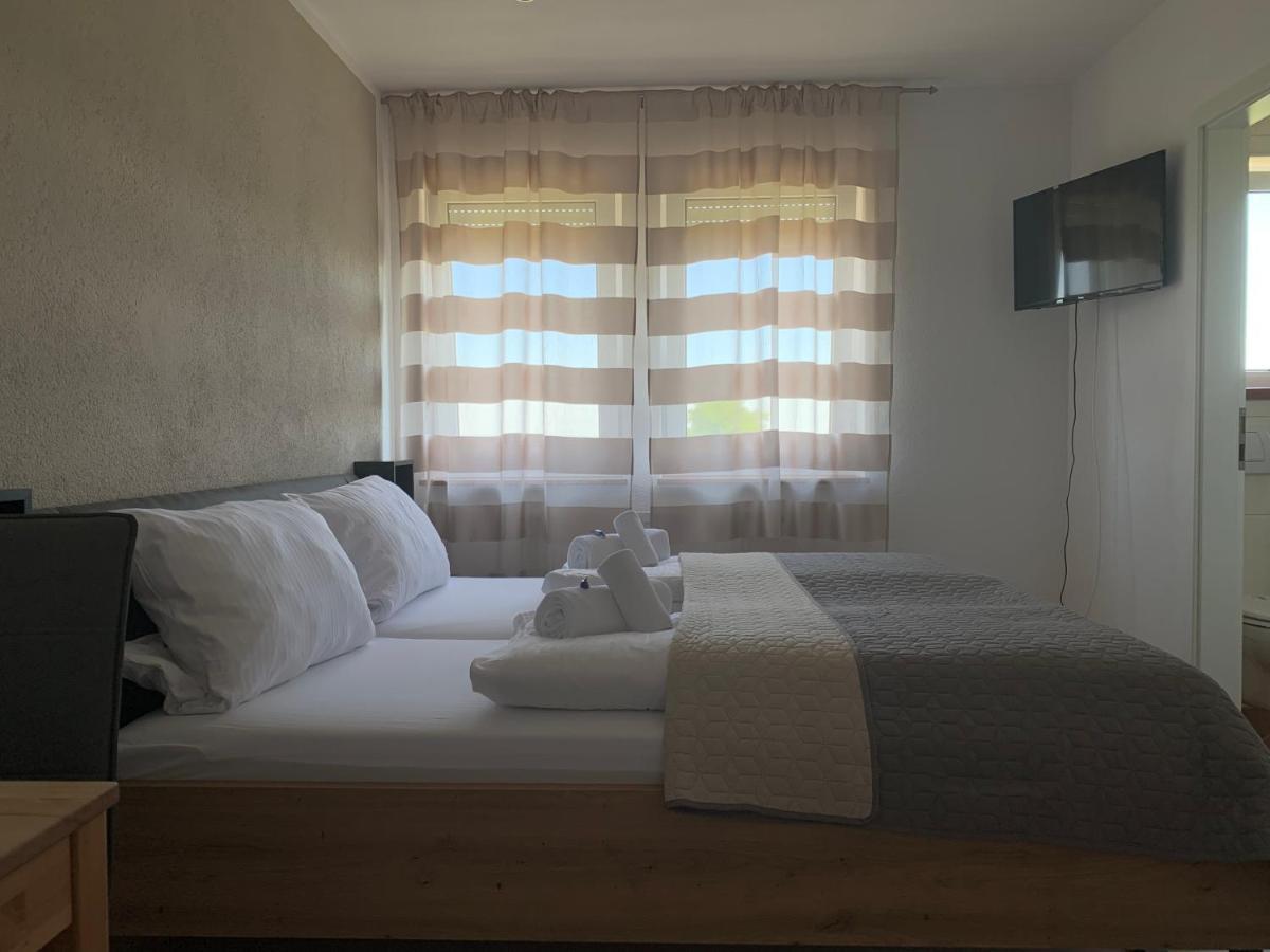 Hgh - Hotel Garni Helbig Нойштадт-ан-дер-Вайнштрасе Экстерьер фото